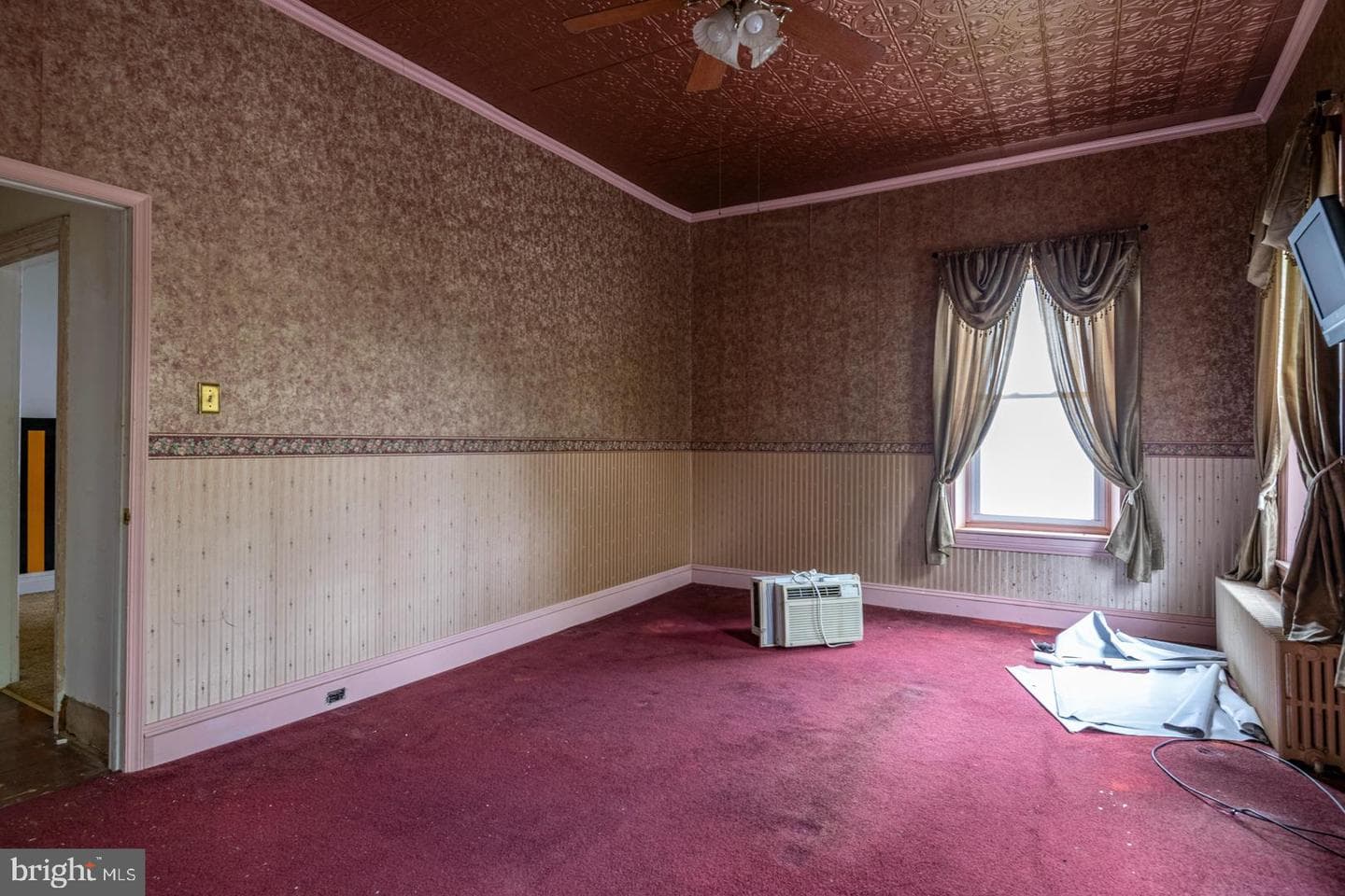 209 W Franklin Street photo 18