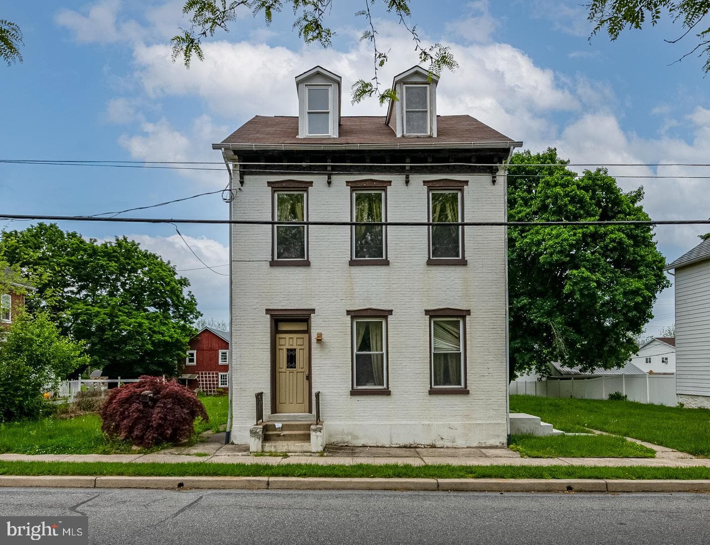 209 W Franklin Street photo 2