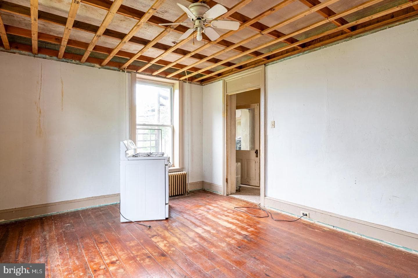 209 W Franklin Street photo 25