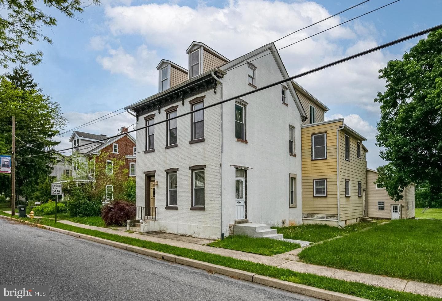 209 W Franklin Street photo 3