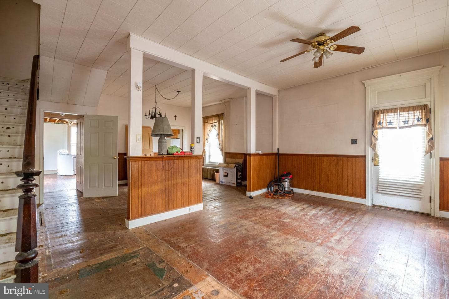 209 W Franklin Street photo 5