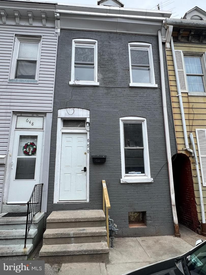 650 Mulberry St photo 1