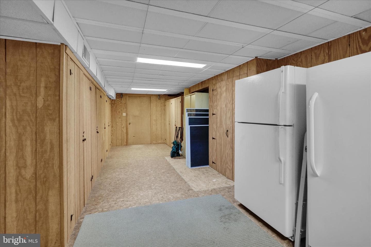 1818 Squire Court photo 27