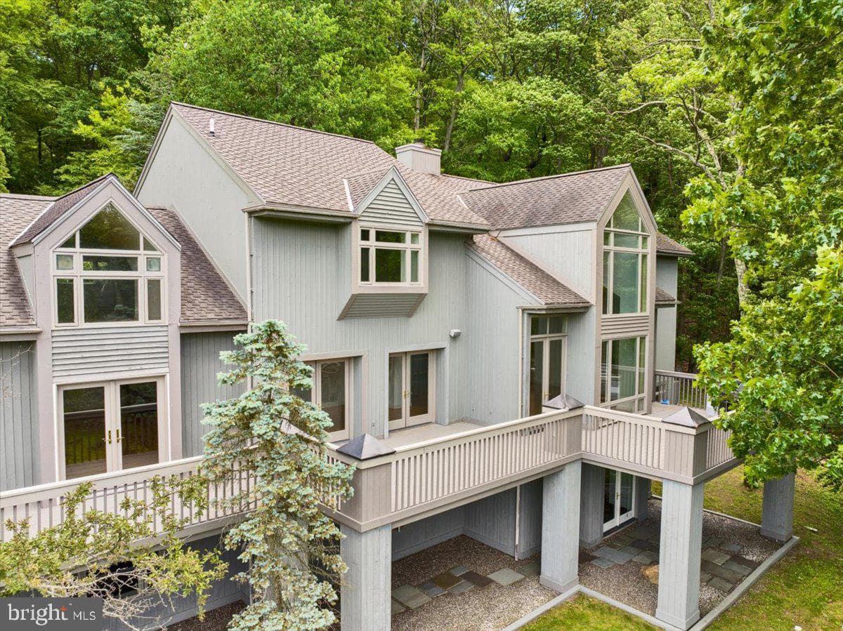 8 Wyndham Hill Drive photo 3