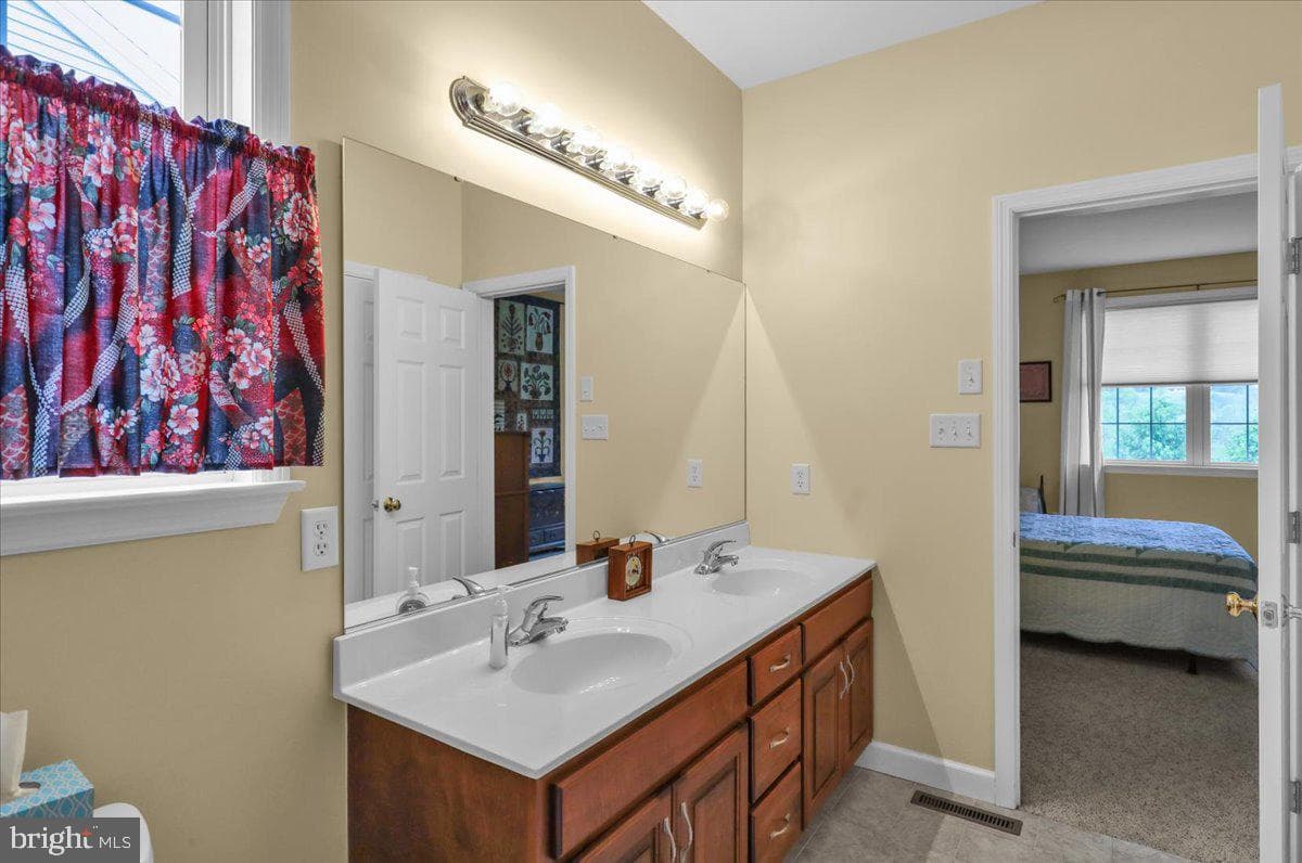 415 Westbury Drive photo 20