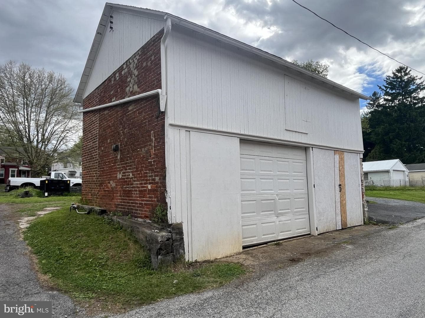 311 W High Street photo 19