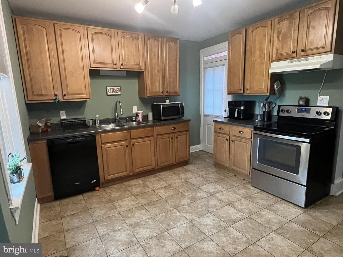 311 W High Street photo 5