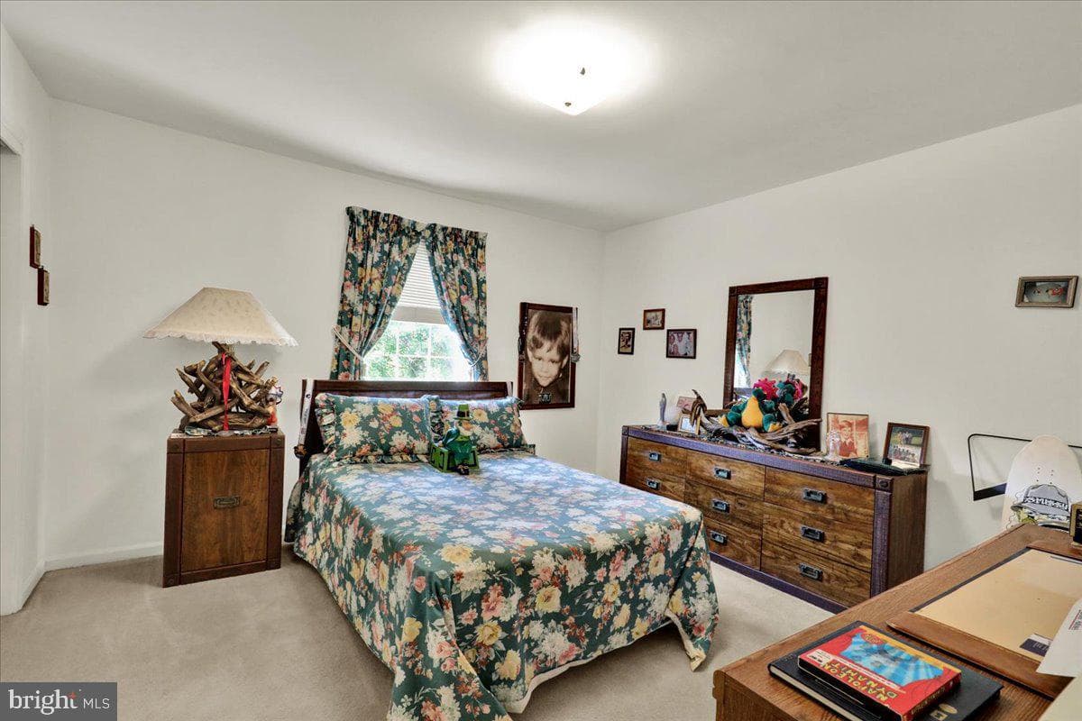 2019 Lincoln Court photo 25