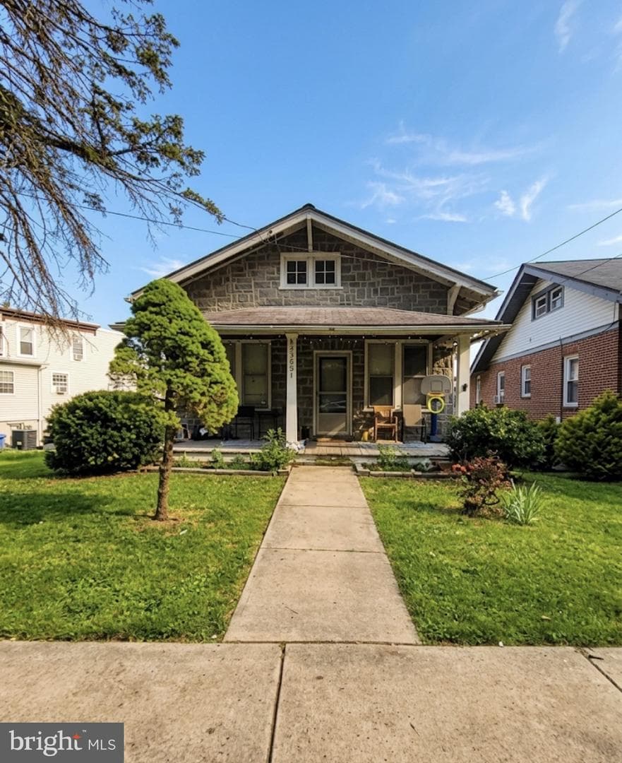 2551 Fairview Avenue photo 1
