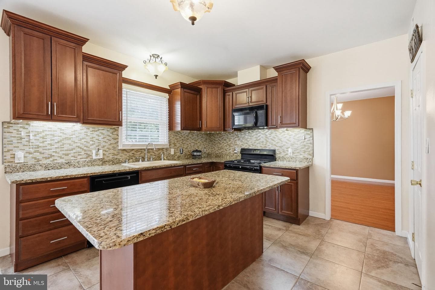 605 Georgia Avenue photo 14