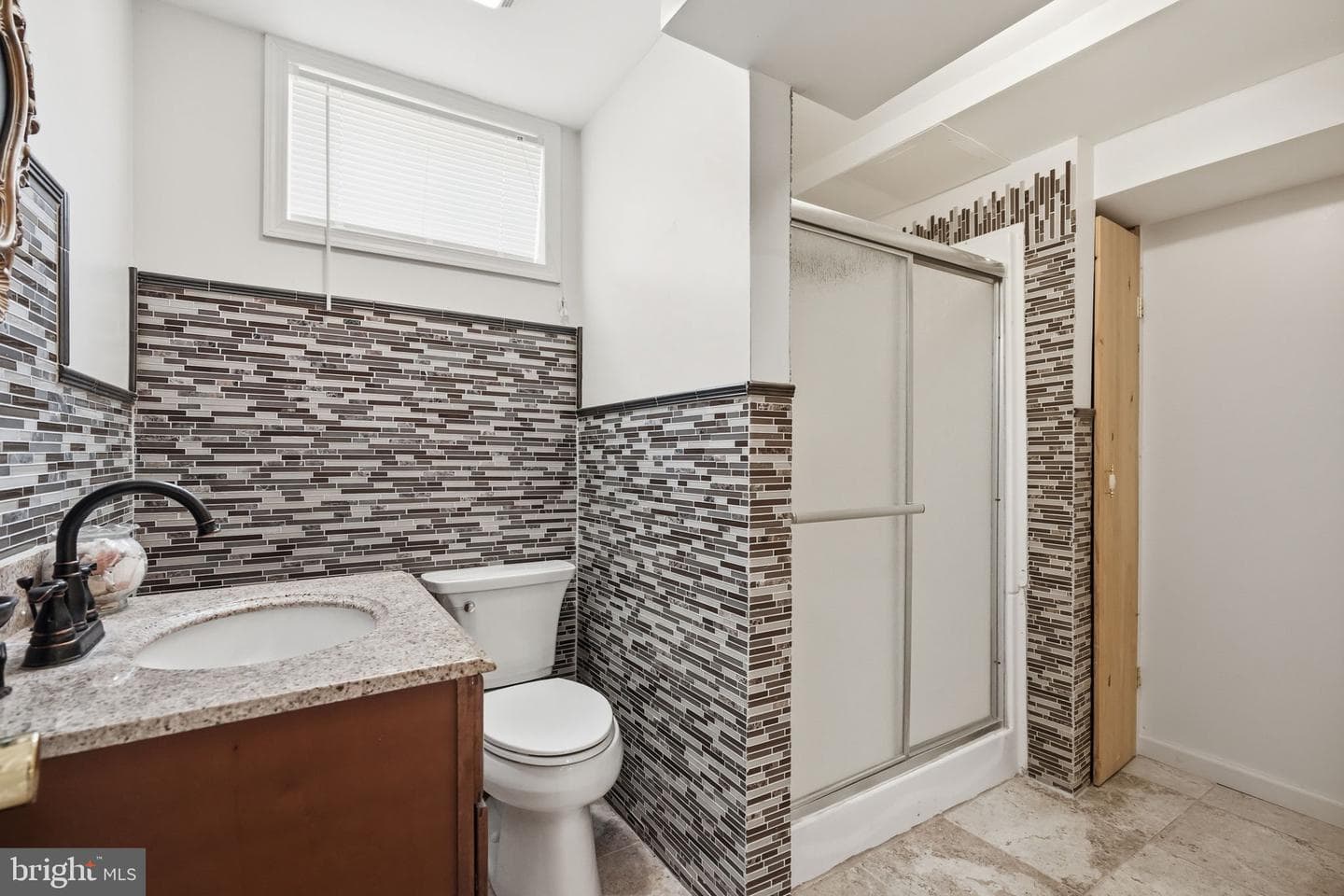 605 Georgia Avenue photo 48