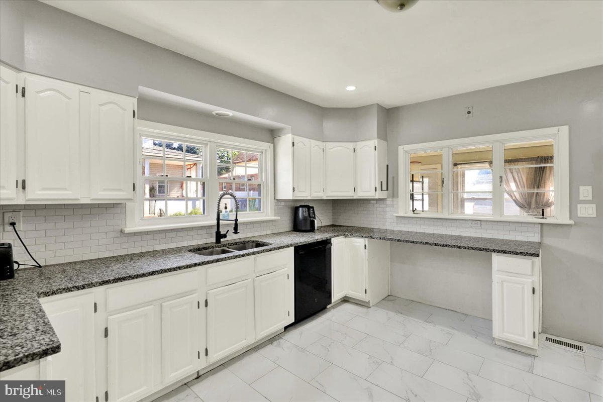 1820 Portland Avenue photo 12