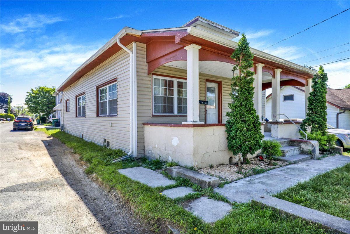 1820 Portland Avenue photo 4