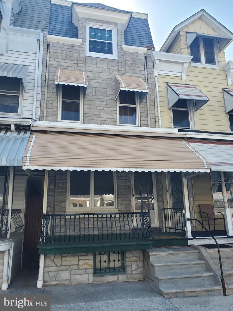 1557 N 10th Street photo 2