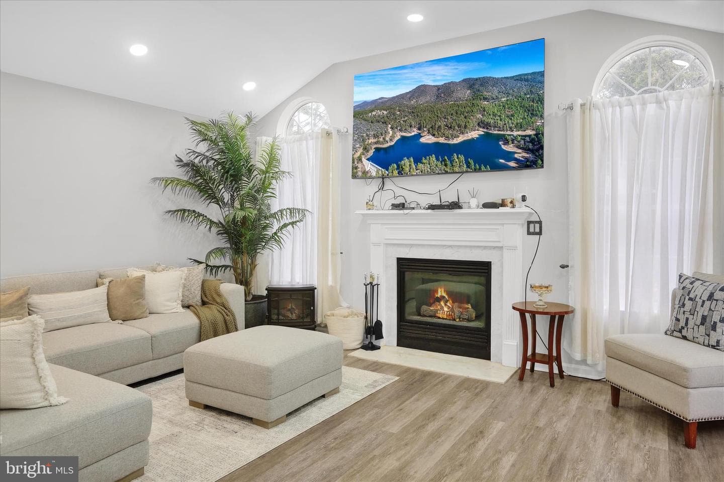 422 Noble Street photo 10