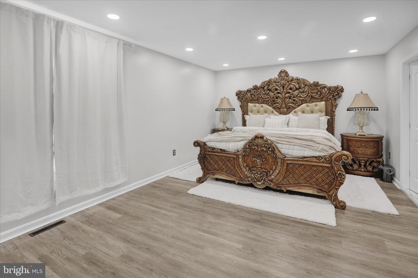 422 Noble Street photo 12