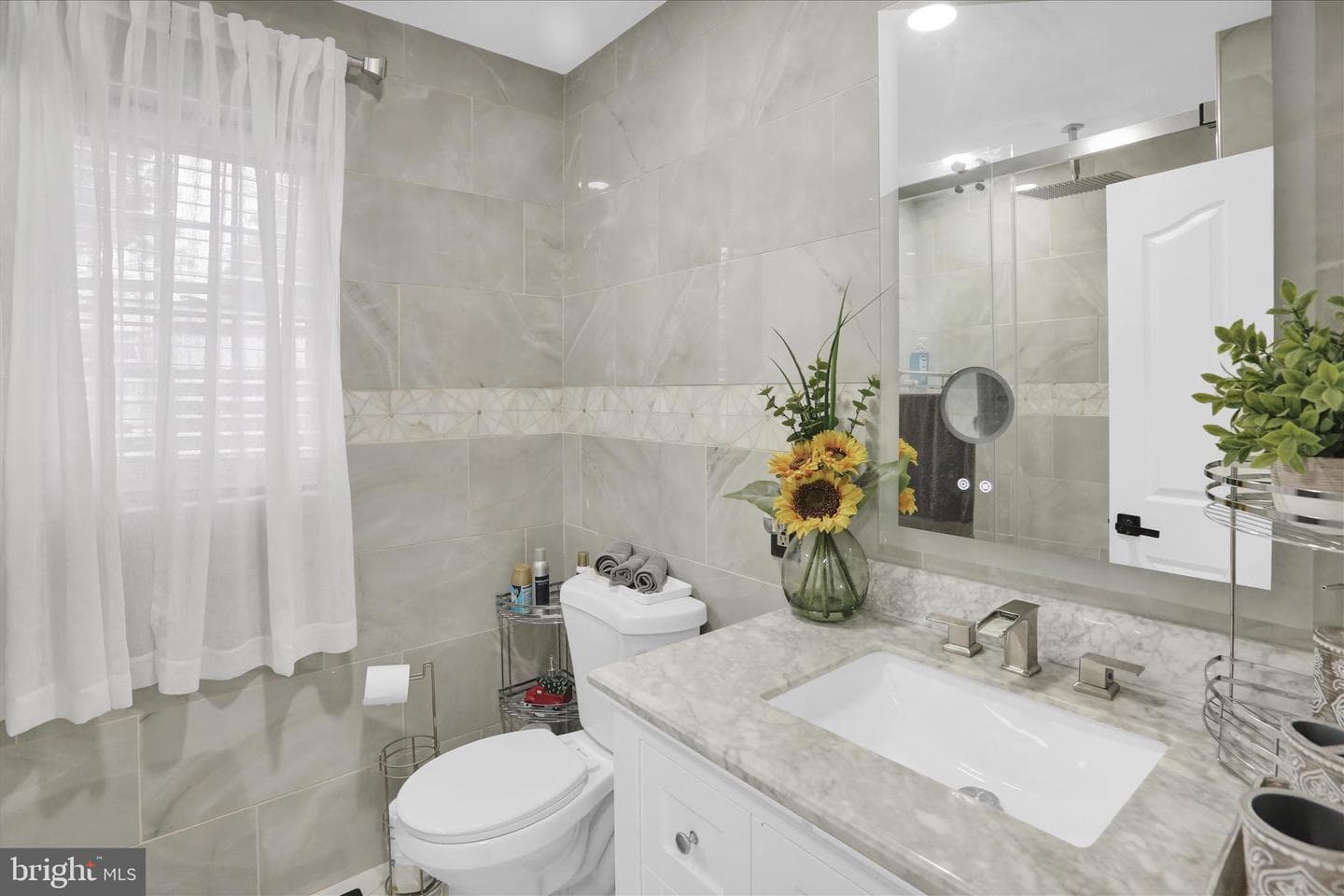 422 Noble Street photo 18