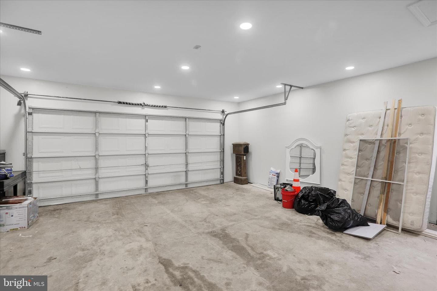 422 Noble Street photo 19