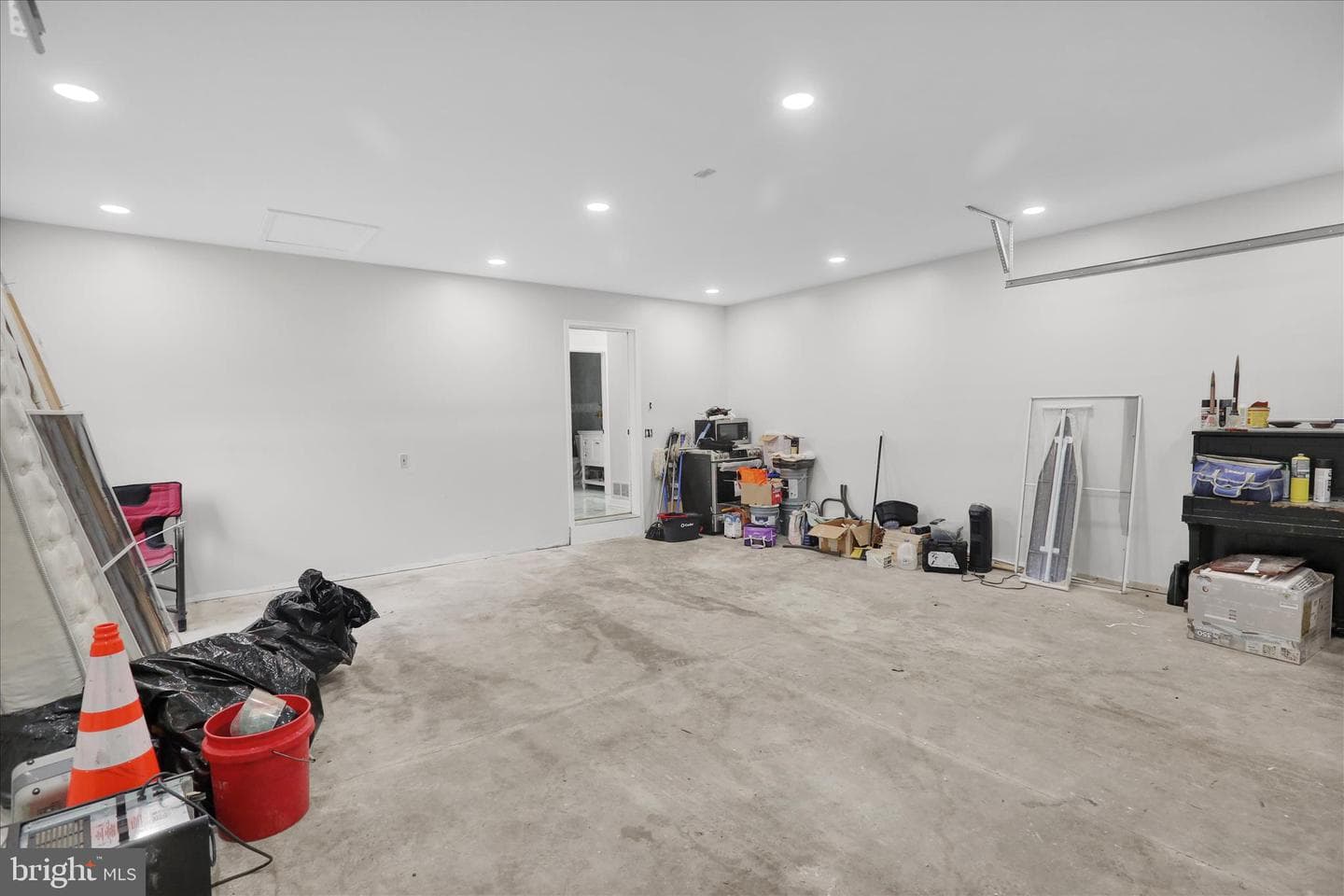 422 Noble Street photo 20