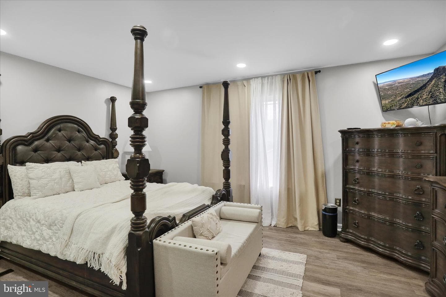 422 Noble Street photo 21