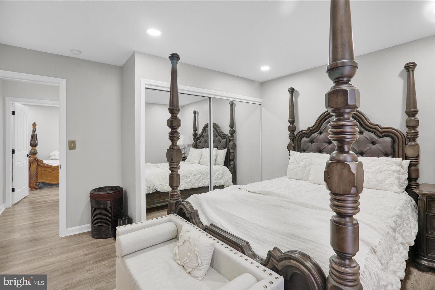 422 Noble Street photo 22