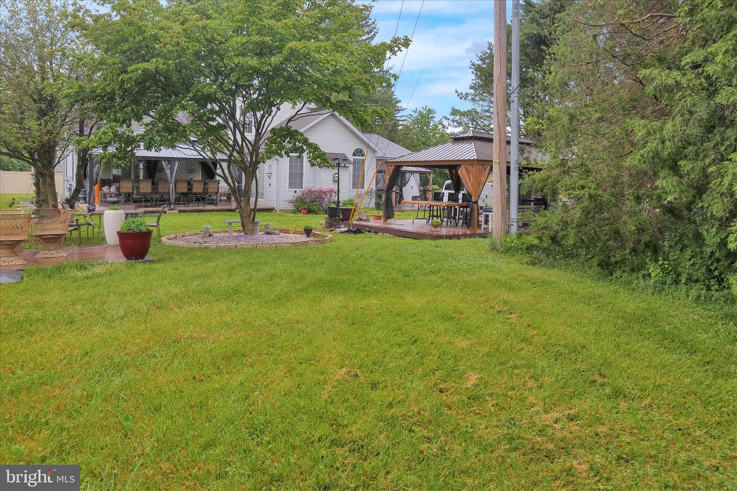 422 Noble Street photo 33