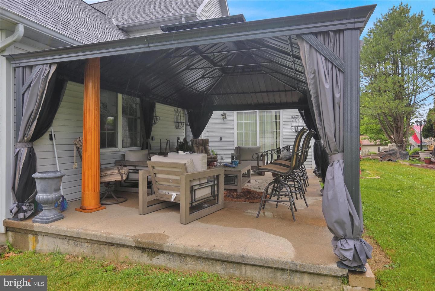 422 Noble Street photo 34