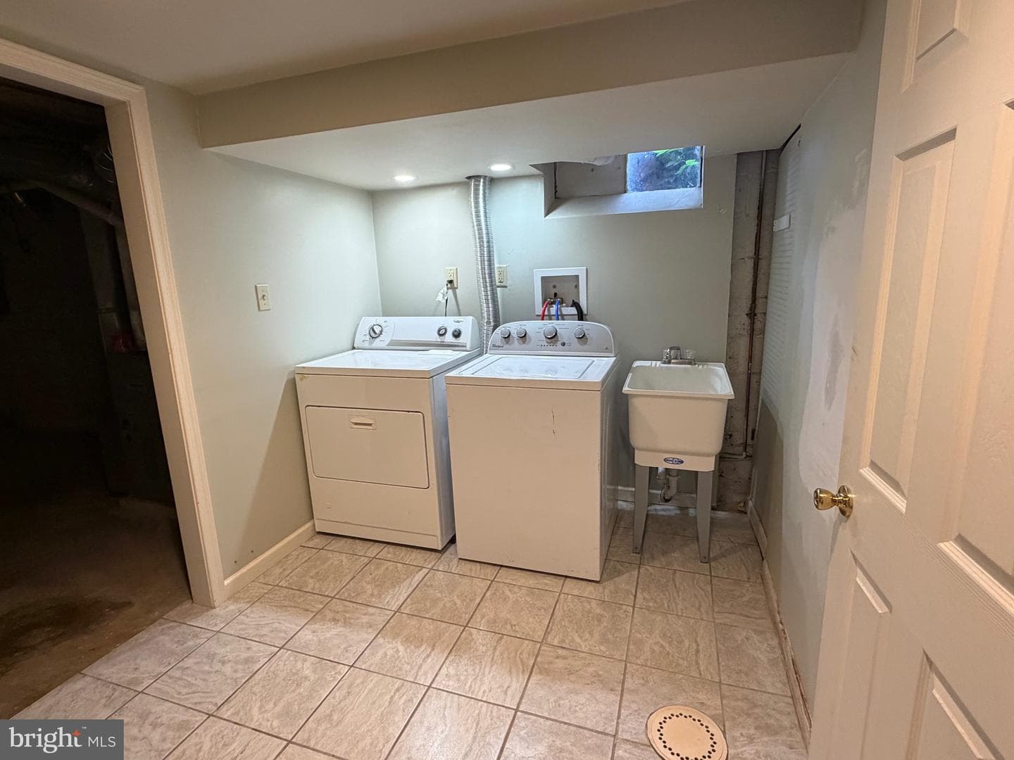 2312 Mckinley Avenue photo 31