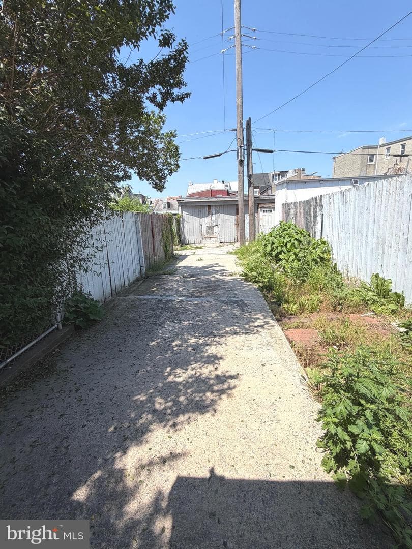 324 Spring Garden Street photo 9