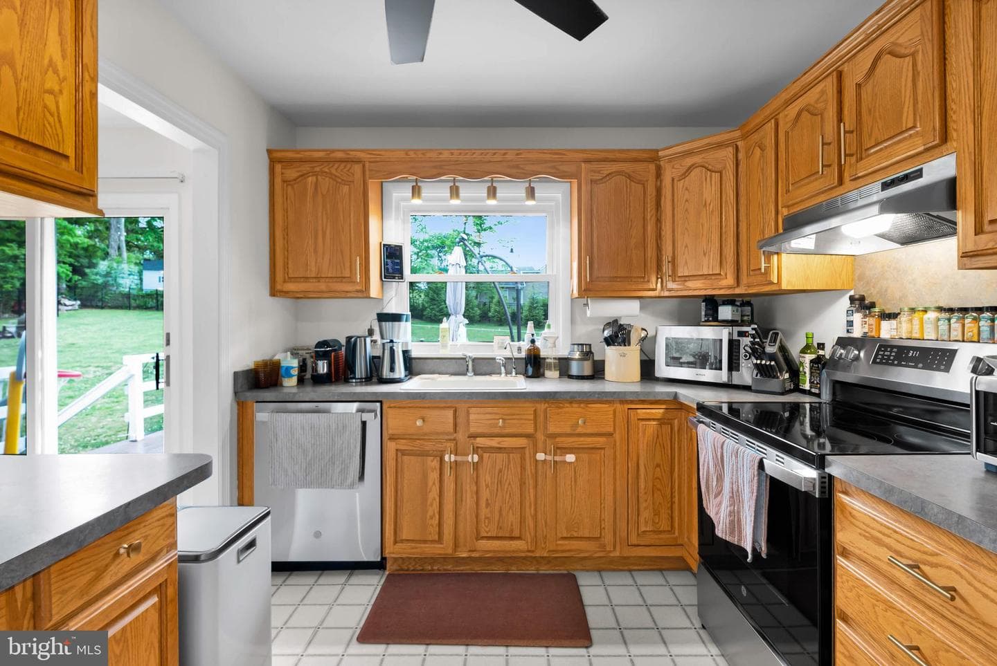 10 Evangeline Drive photo 15