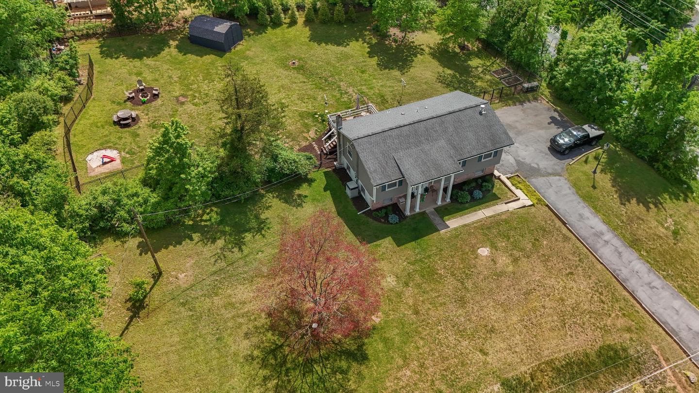 10 Evangeline Drive photo 47