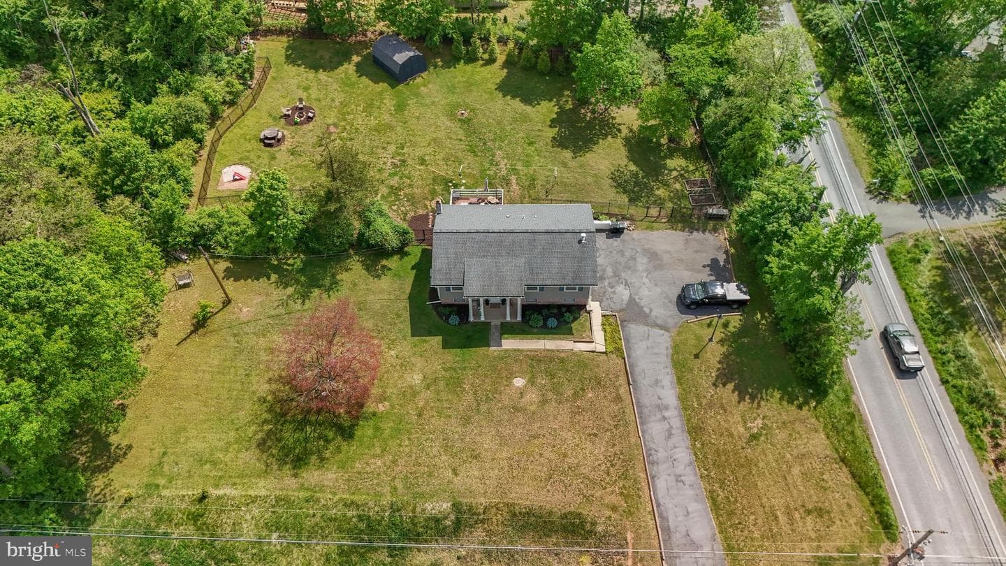 10 Evangeline Drive photo 48