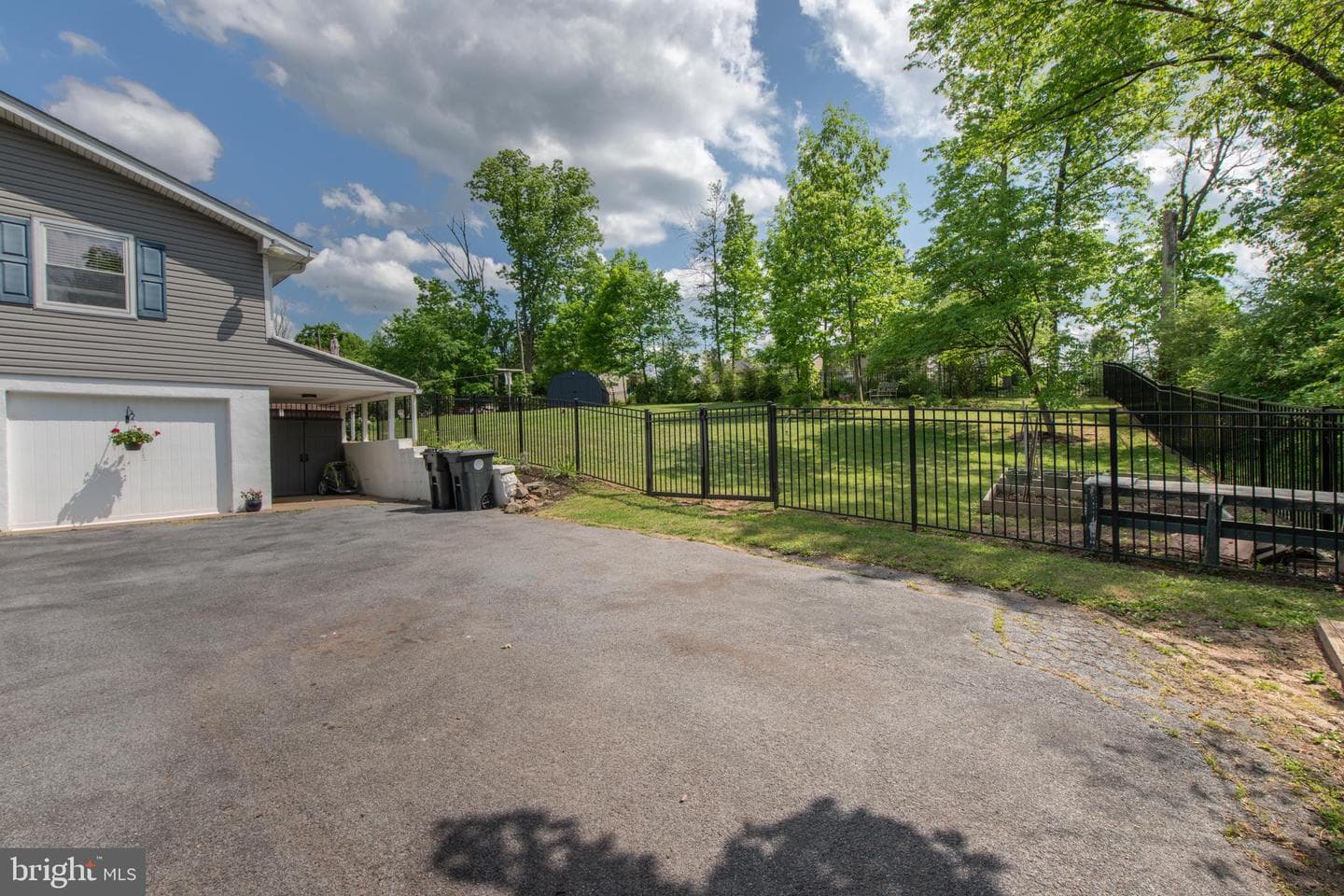 10 Evangeline Drive photo 5