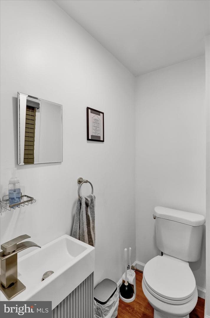 27 W 33rd Street photo 11