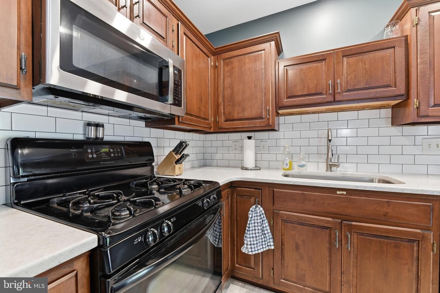 3121 S Wagner Circle photo 5