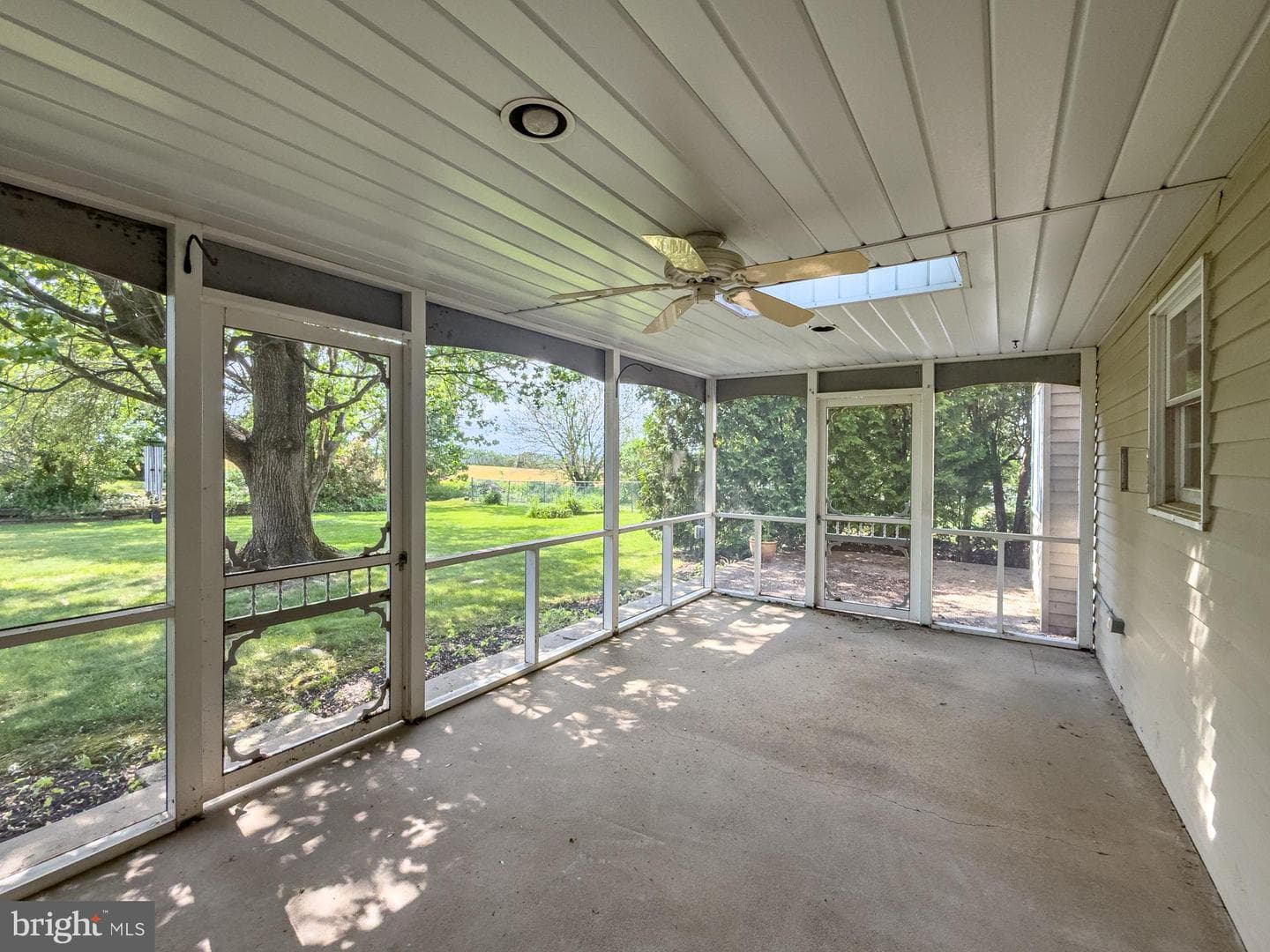 140 Hoch Avenue photo 10