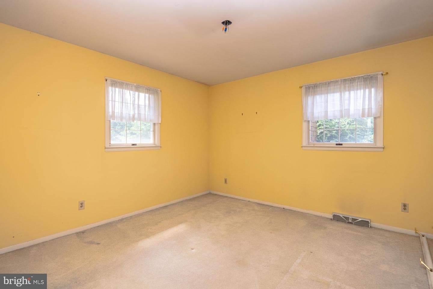 140 Hoch Avenue photo 16
