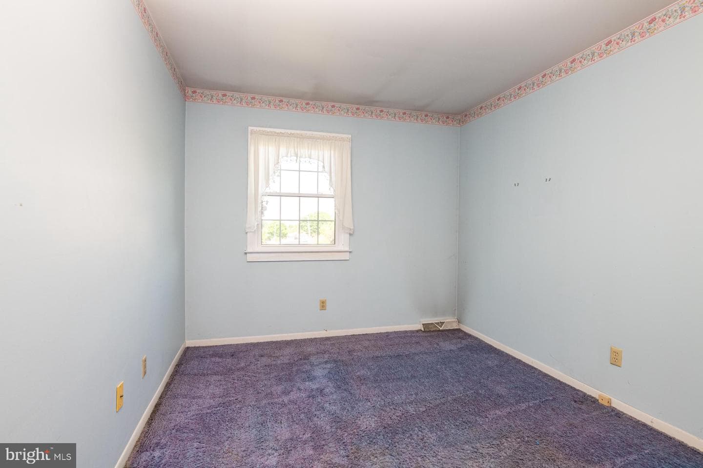 140 Hoch Avenue photo 18