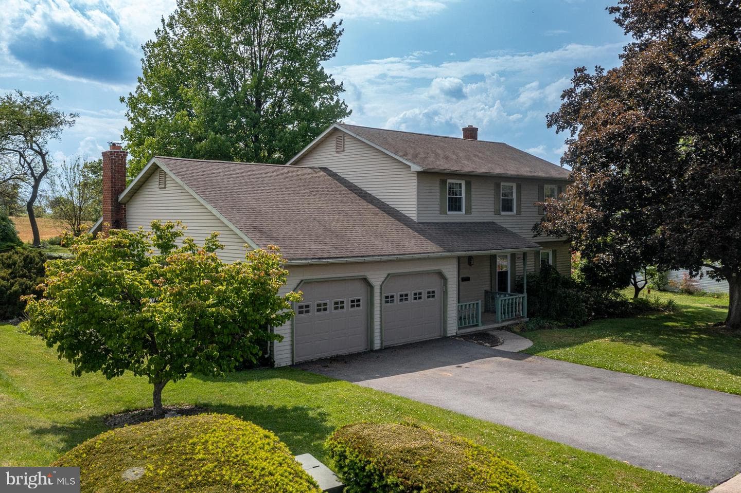 140 Hoch Avenue photo 2