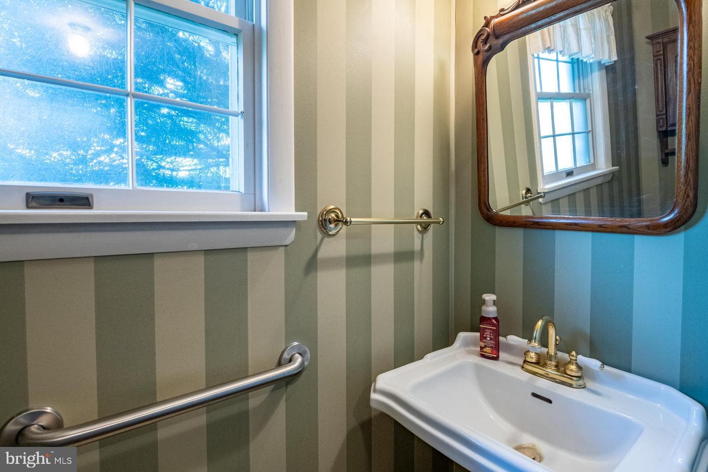 140 Hoch Avenue photo 22