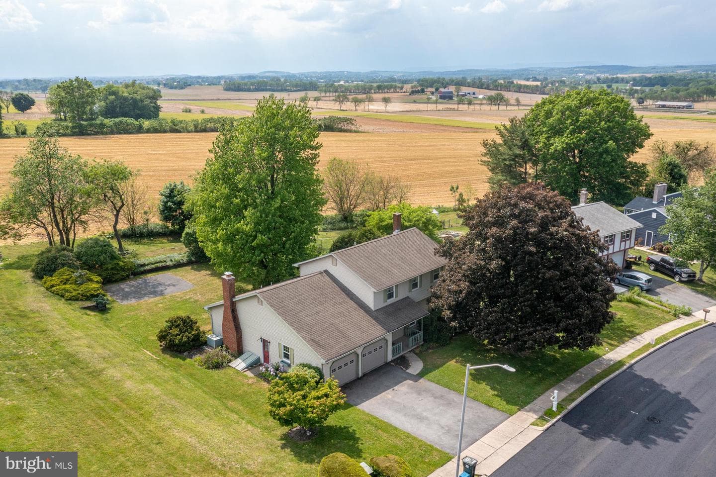 140 Hoch Avenue photo 3