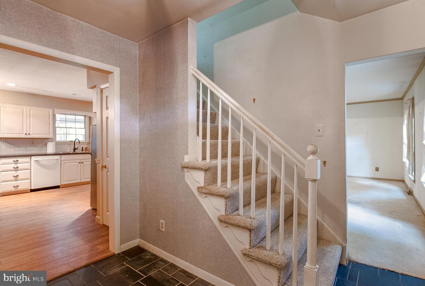140 Hoch Avenue photo 4