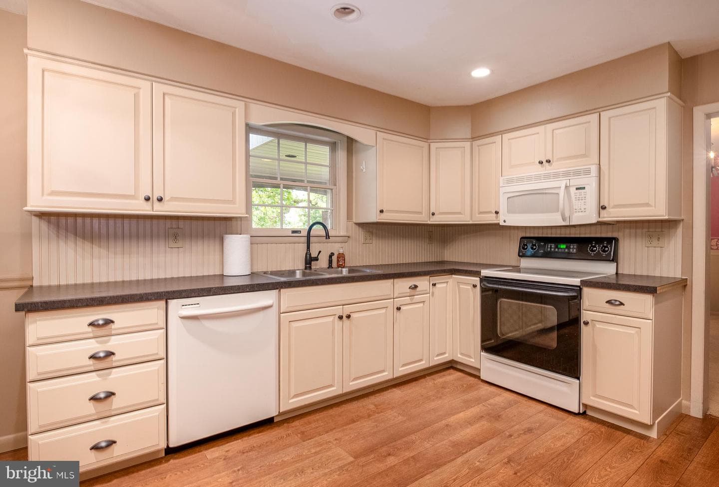 140 Hoch Avenue photo 6