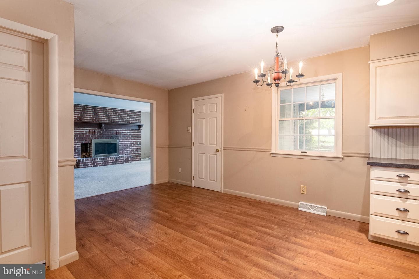 140 Hoch Avenue photo 9
