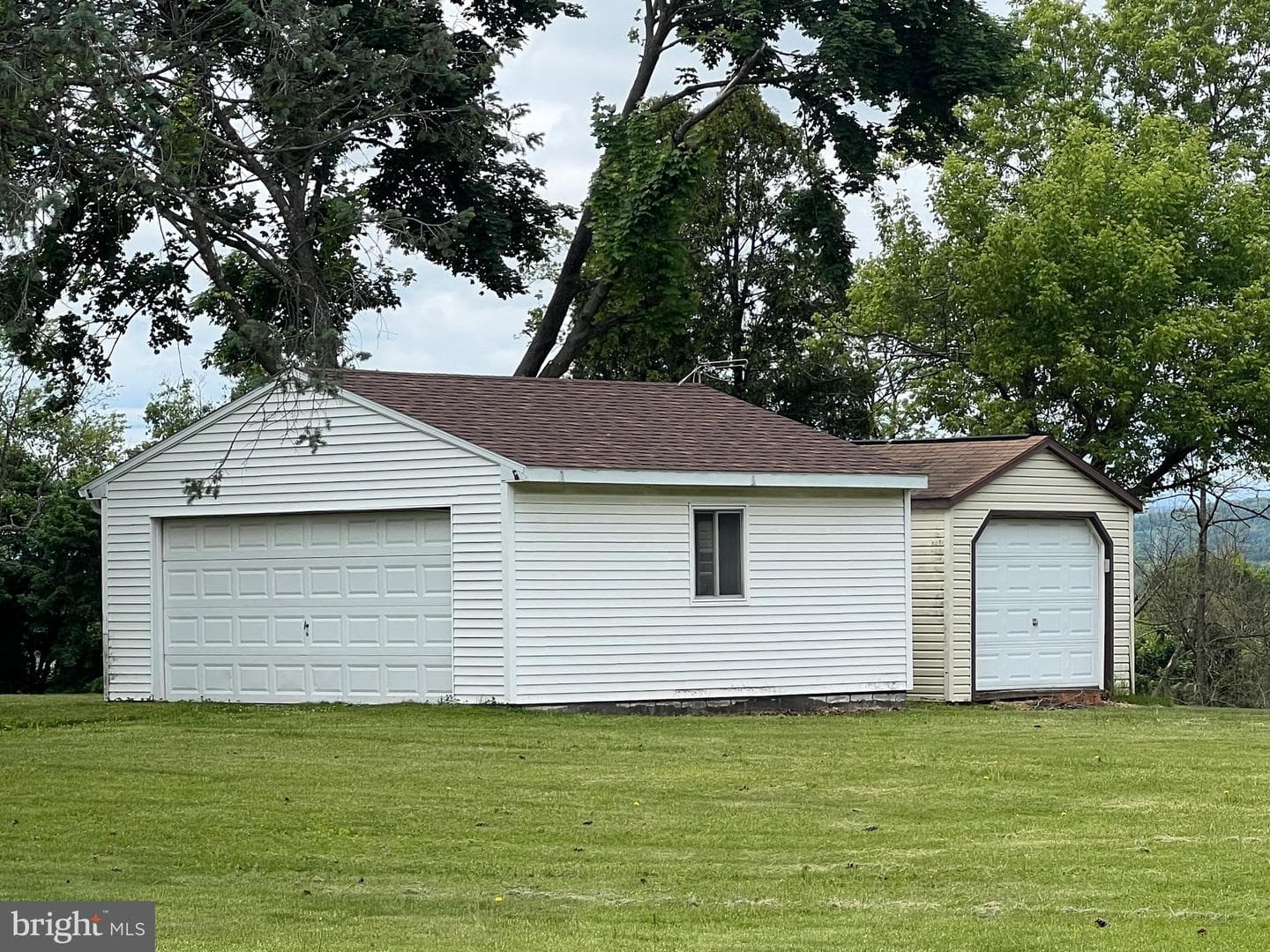 1471 Old Bernville Road photo 2