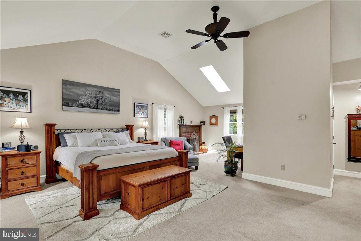 8 Tudor Court photo 29