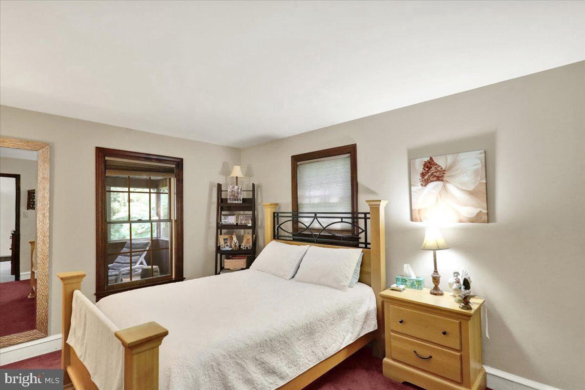 8 Tudor Court photo 61