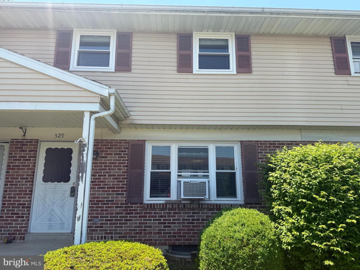 529 Linden Street photo 2