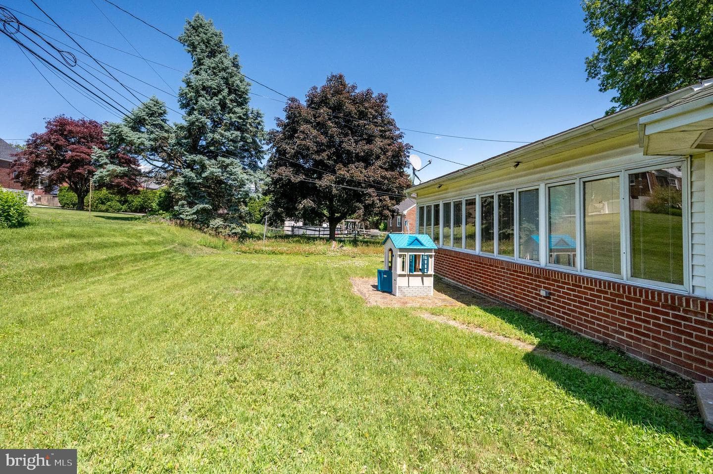 1941 Garfield Avenue photo 9
