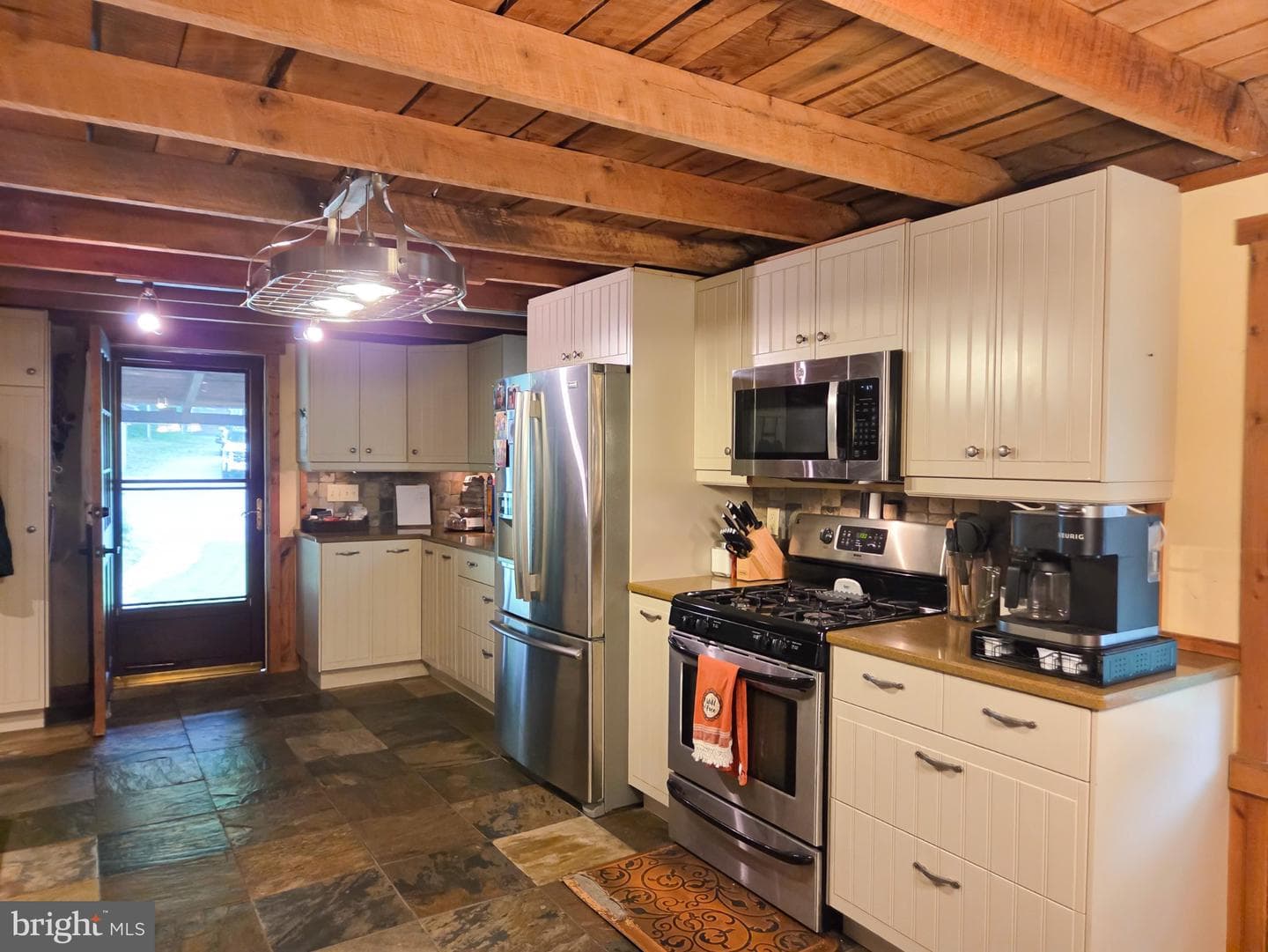 140 Sandhill Road photo 5